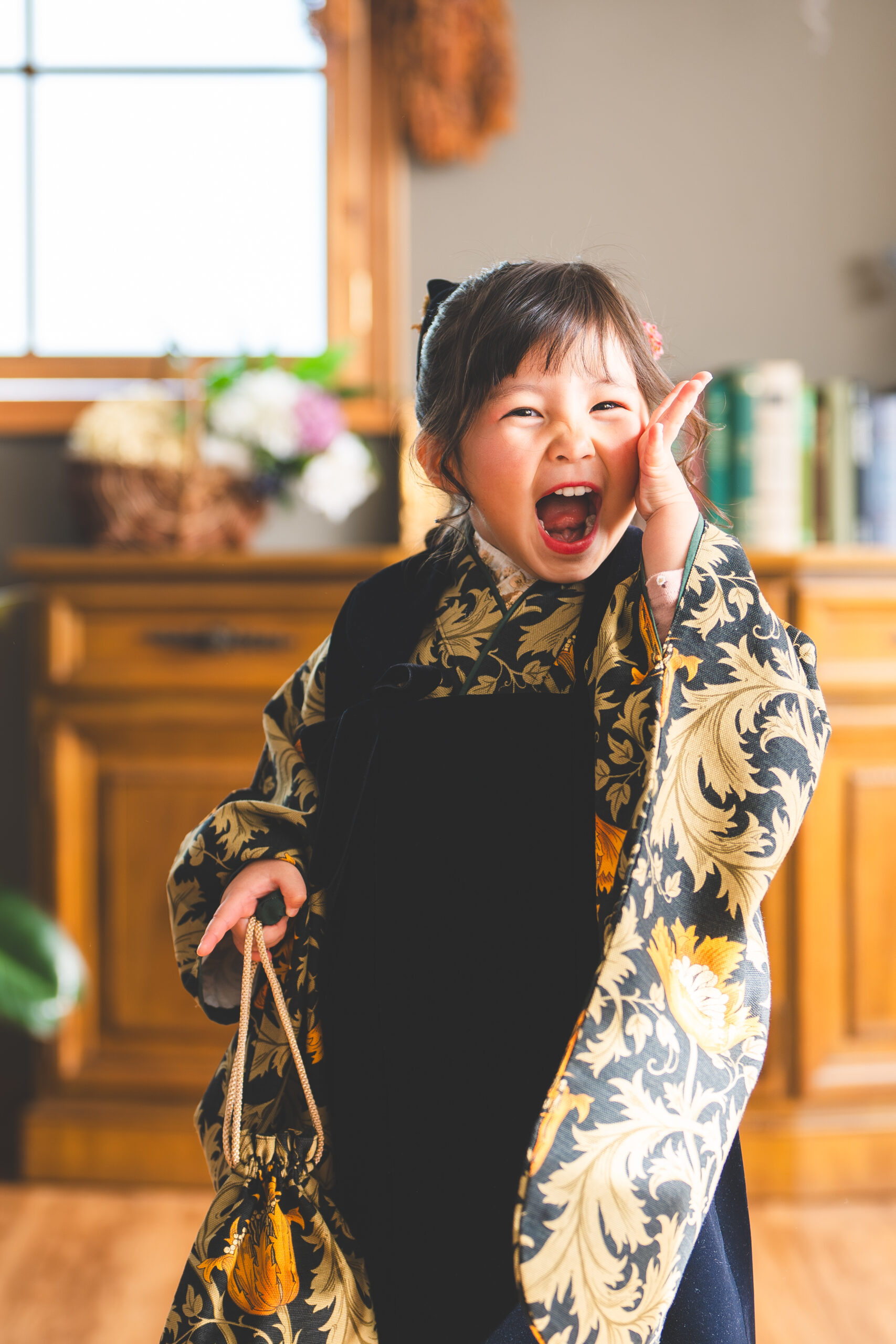 自然光の中で撮影した七五三の着物姿